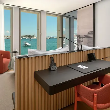 Ambasador 5* Σπλιτ