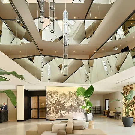 Ambasador Ξενοδοχείο 5*