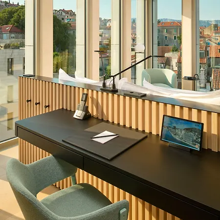 Ambasador Σπλιτ