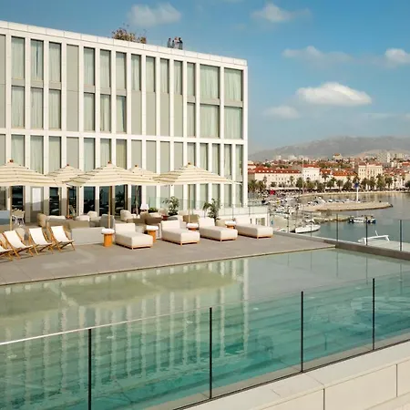 Hotel Ambasador